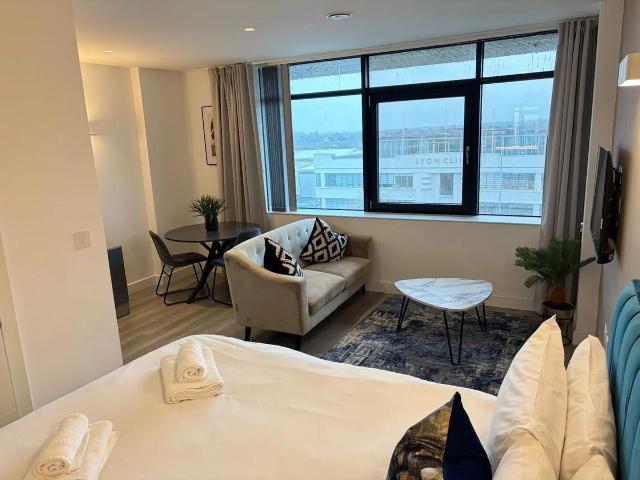 Studio for rent in London Borough of Ealing, Greater London