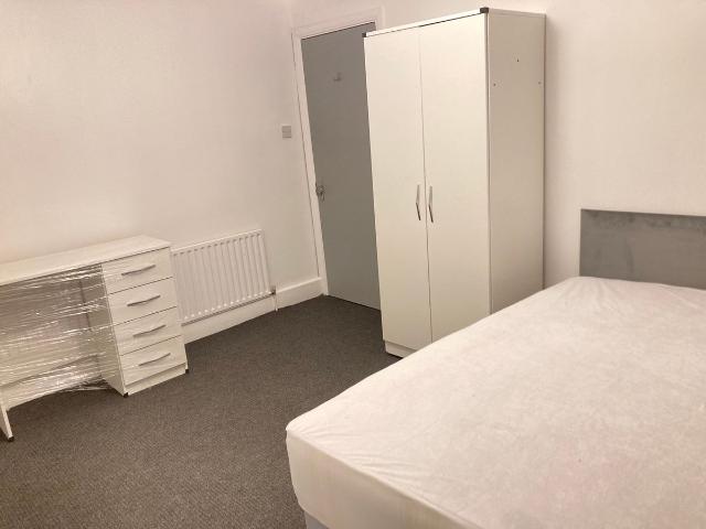 Room for rent in London Borough of Ealing, Hanwell
