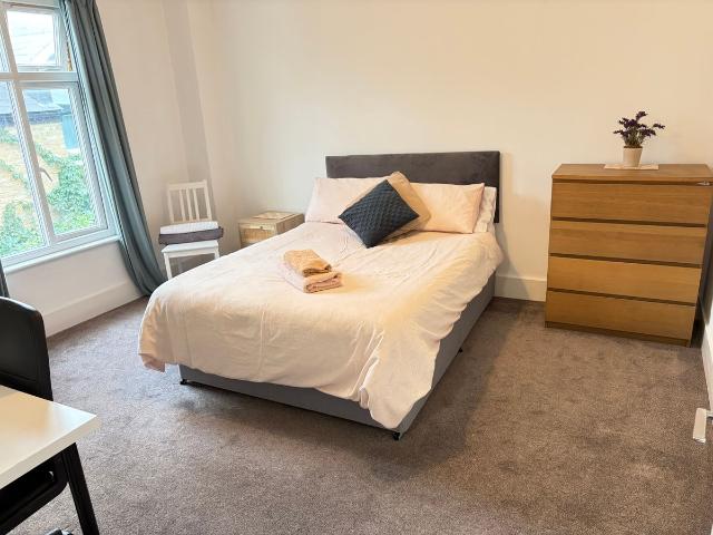 House for rent in London Borough of Ealing, Greater London