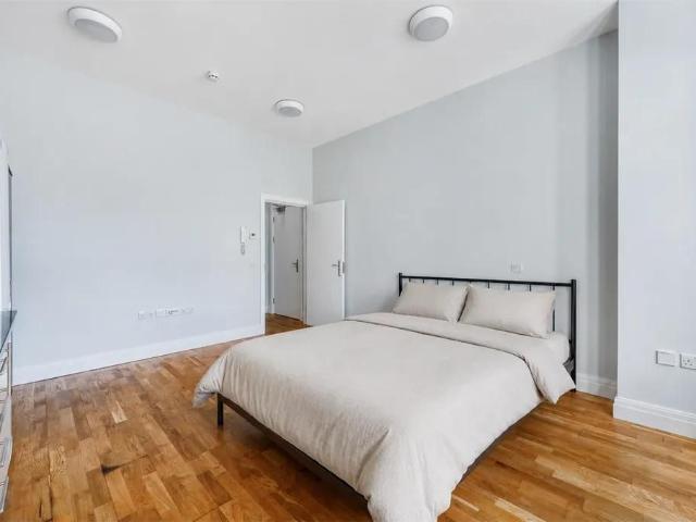 Studio for rent in London Borough of Ealing, Greater London