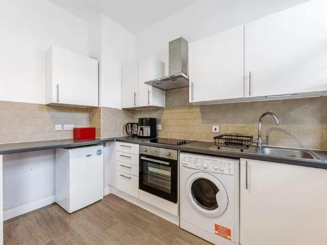 Studio for rent in Earl's Court, Greater London