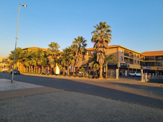 Apartment for rent in Johannesburg Ward 9, Lenasia