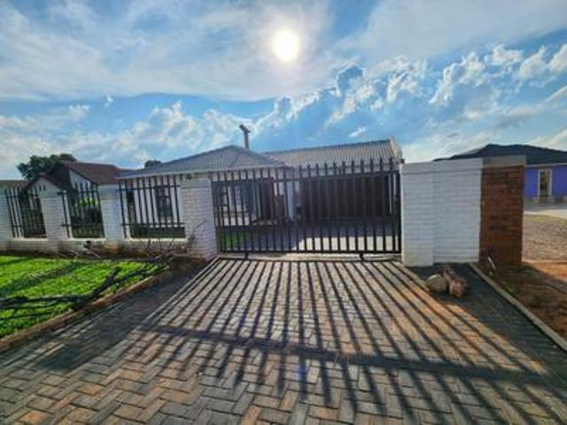House for sale in Kempton Park, City of Ekurhuleni Metropolitan Municipality