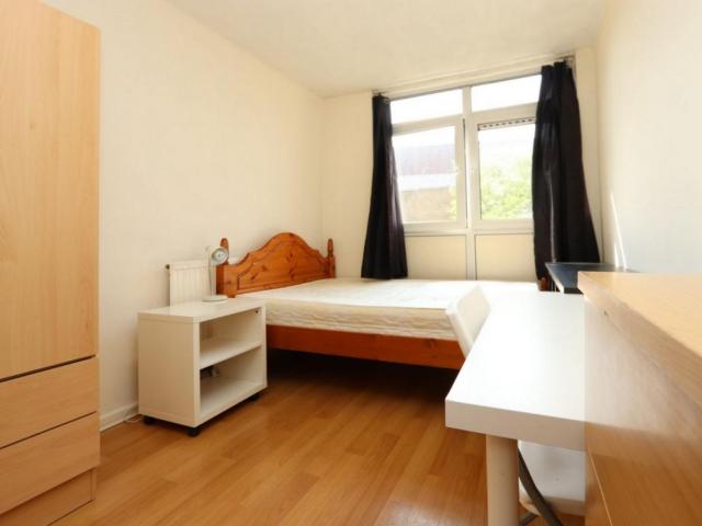 Room for rent in Stepney, Greater London