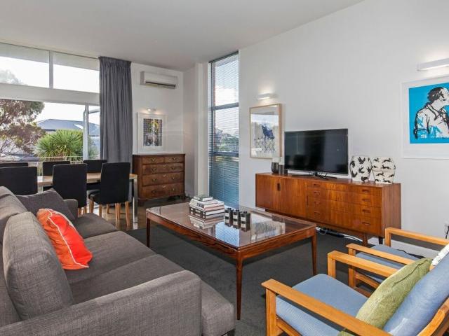Apartment for rent in Chaslands, Canterbury