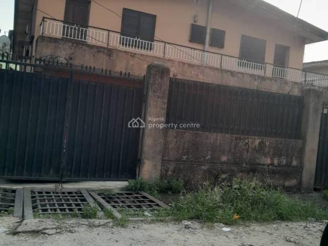 Flat for sale in Surulere , Surulere