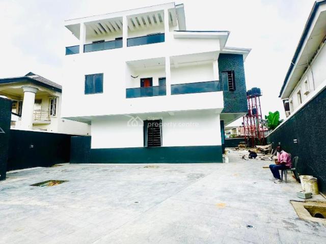 Detached house for sale in Surulere , Surulere