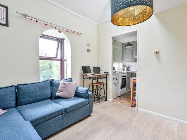 Apartment for rent in Woking, Surrey