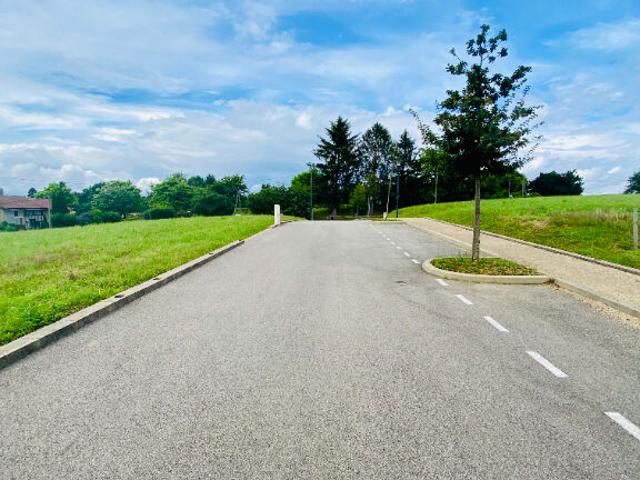 Terrain vente à Bourg-en-Bresse, Vescours