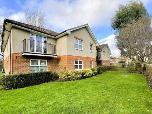 House for sale in Farnborough Empress, Rushmoor