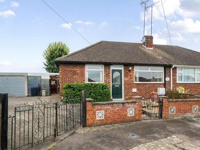 House for sale in Luton