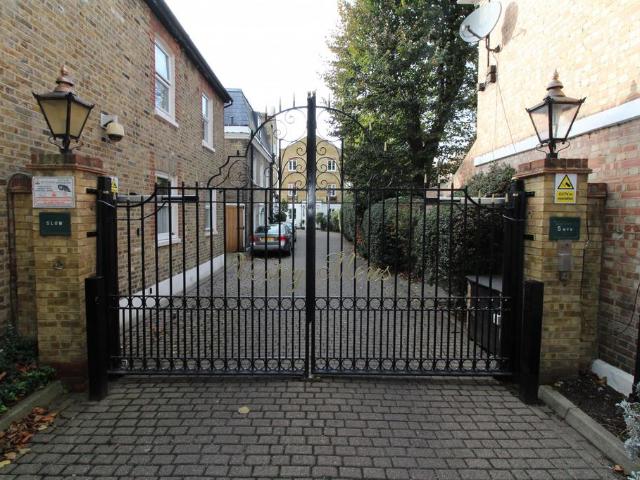 House for rent in Camberwell, Greater London