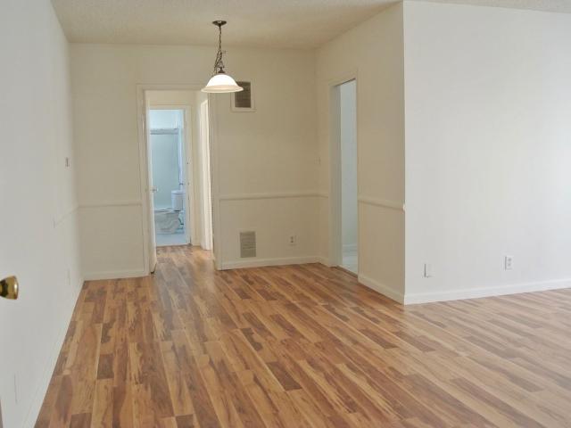 Apartment for rent in Canoga Park, California