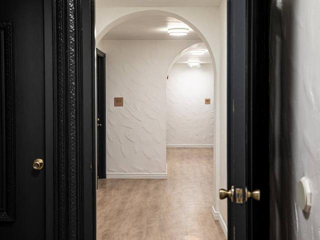 Apartment for rent in Canoga Park, California