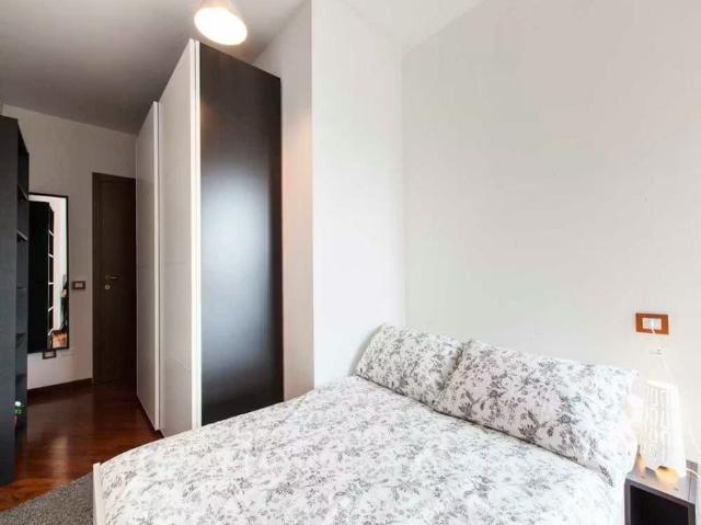 Appartamento in affitto a Municipio 9, Milano