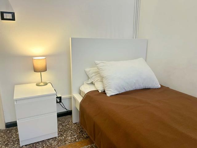 Stanza in affitto a Centro Est, Serra Riccò