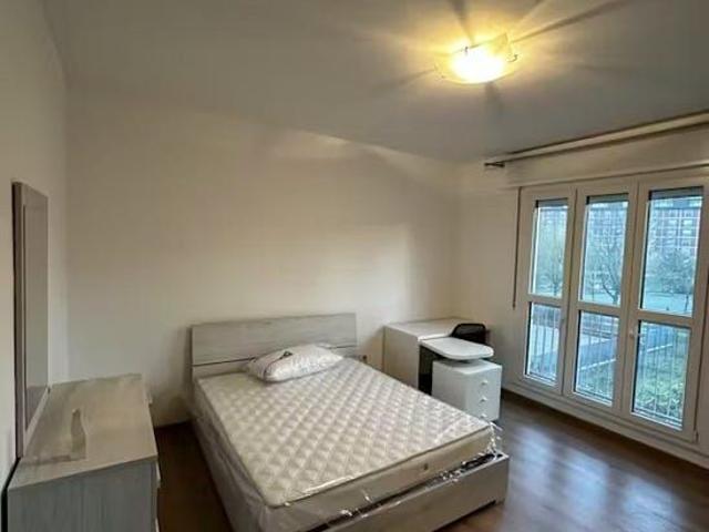 Villa Indipendente in affitto a Municipio 6, Milano