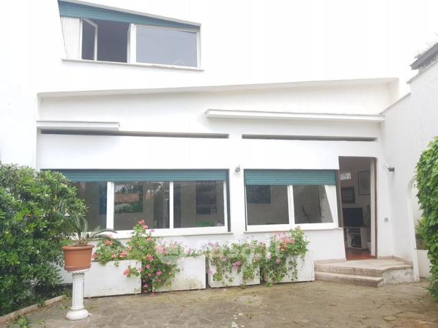 Villa Indipendente in affitto a Fregene, Roma Capitale