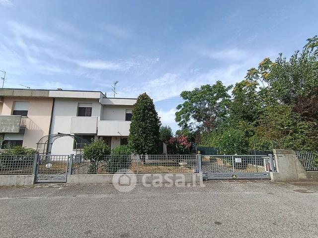 Villa Indipendente in affitto a Unione Comuni Modenesi Area Nord, Mirandola
