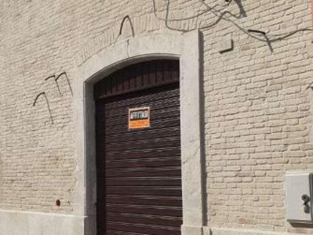 Locale Commerciale in affitto a Puglia, Foggia
