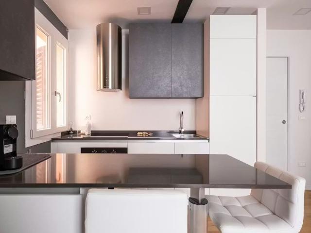 Appartamento in affitto a Santo Stefano, Bologna