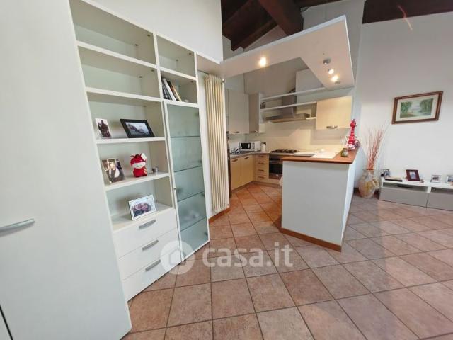 Villa Indipendente in affitto a Bizzozero, Varese