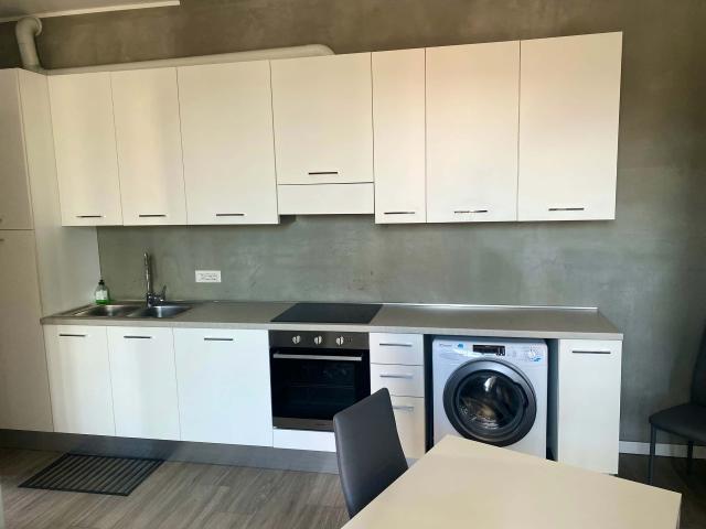 Appartamento in affitto a Municipio 9, Milano