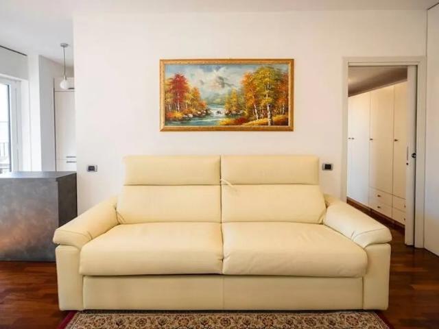 Appartamento in affitto a Municipio 9, Milano