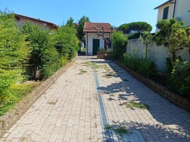 Villa Indipendente in affitto a Cascina, Toscana