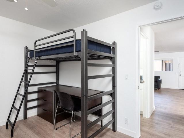 Apartment for rent in Long Beach, California
