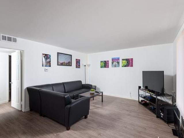 Duplex for rent in Long Beach