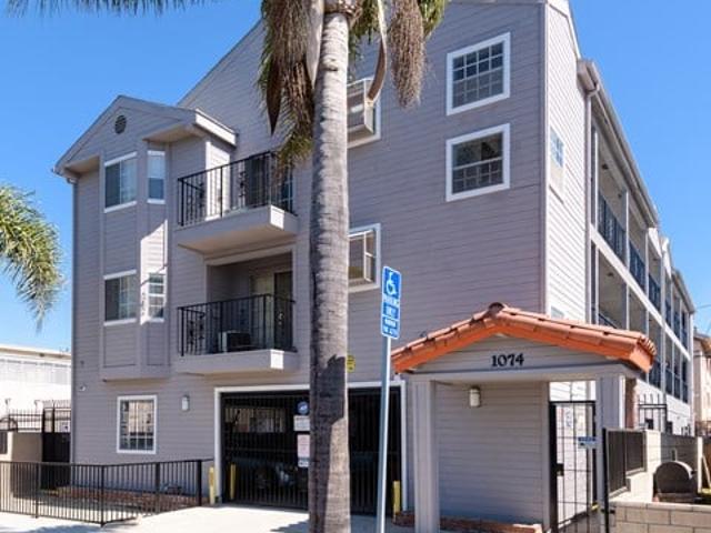 Duplex for rent in Long Beach