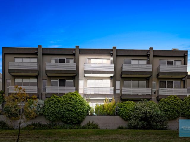 Townhouse for sale in Camerons Creek, Victoria