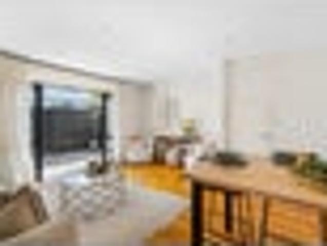 Townhouse for sale in West Lynn, Auckland