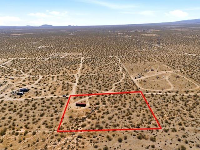 Land for sale in Pearblossom, California