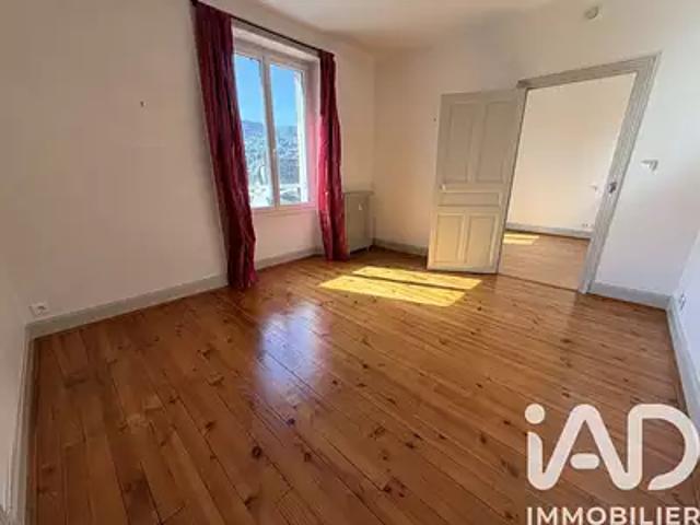 Appartement vente à Place de l'Hôtel de Ville, Vic-sur-Cère