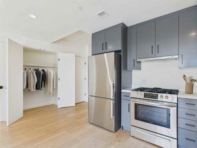 Apartment for rent in Canoga Park, California