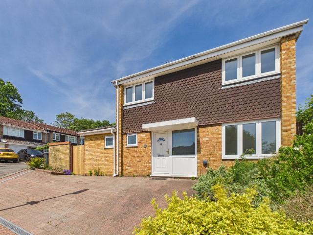 House for rent in The Image, Pouchen End