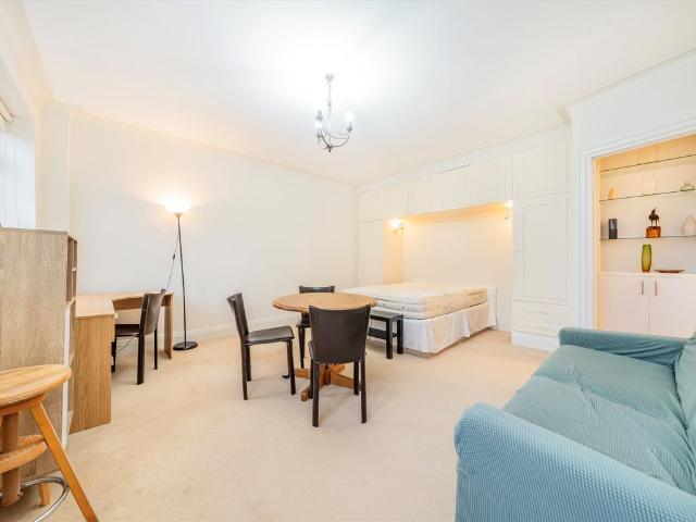 Studio for rent in Kensington, Greater London