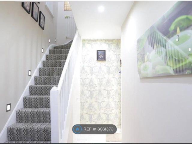House for rent in London Borough of Hounslow, Greater London