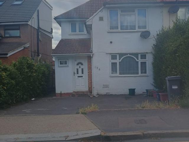 House for rent in London Borough of Hounslow, Greater London
