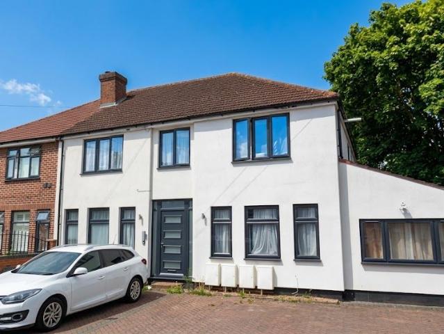 Apartment for rent in Beavers, Greater London