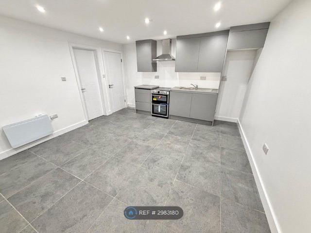 Apartment for rent in London Borough of Hounslow, Greater London