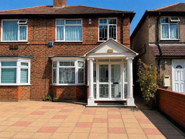 House for rent in London Borough of Hounslow, Greater London