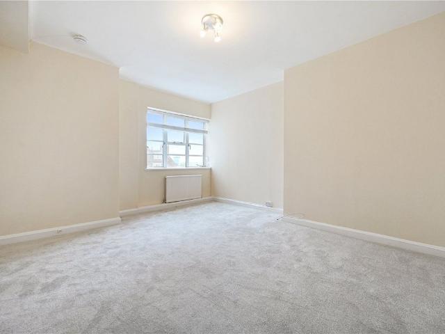 Apartment for rent in Kensington, Greater London