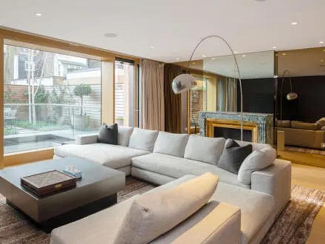 Apartment for rent in Kensington, Greater London