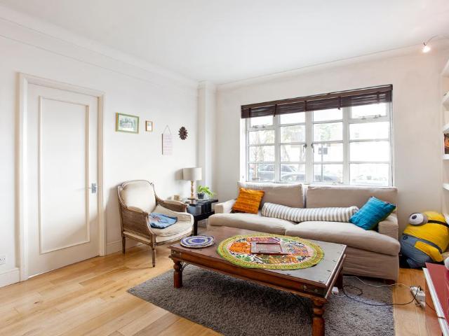 Apartment for rent in Kensington, Greater London