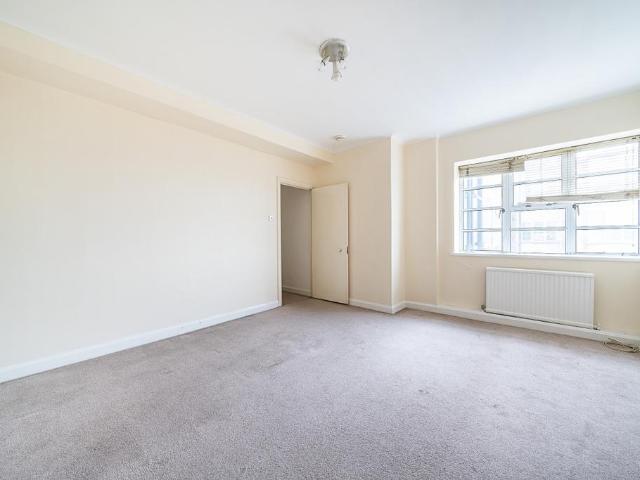 Apartment for rent in Kensington, Greater London