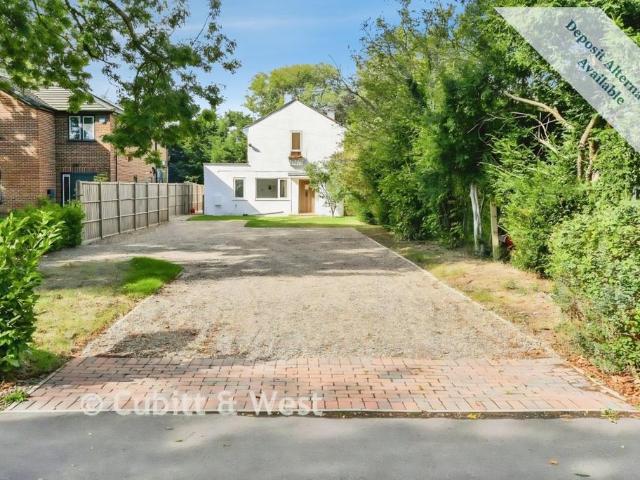 House for rent in Meath Green, Reigate and Banstead