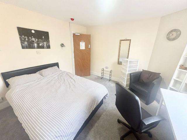 Room for rent in Hockley Port, West Midlands